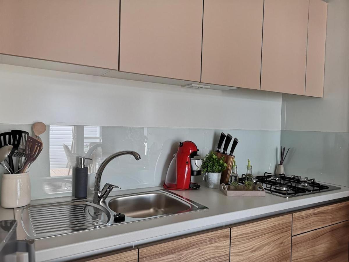 J & R Mobile Homes Biograd Na Moru Extérieur photo