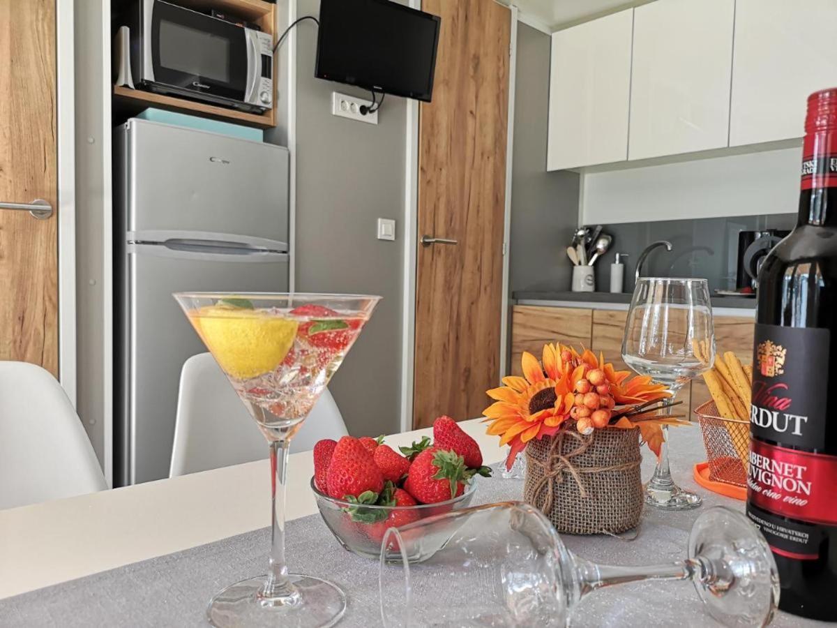 J & R Mobile Homes Biograd Na Moru Extérieur photo