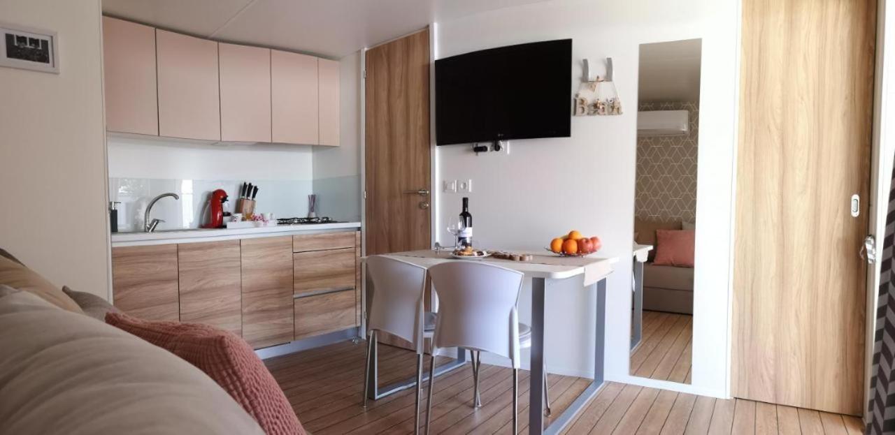 J & R Mobile Homes Biograd Na Moru Extérieur photo